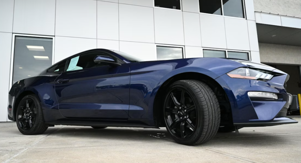  Ford Mustang Dark Horse